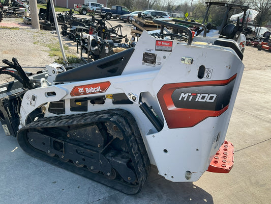 RNT-005 Bobcat MT100 Mini Skid w/ bucket
